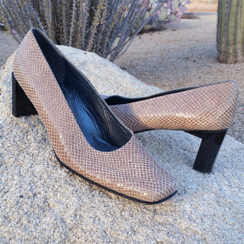 🐍 StuArt WeiTzMan SnAkE SkiN  beAuTiful hEelS Final reduction, price is now Firm